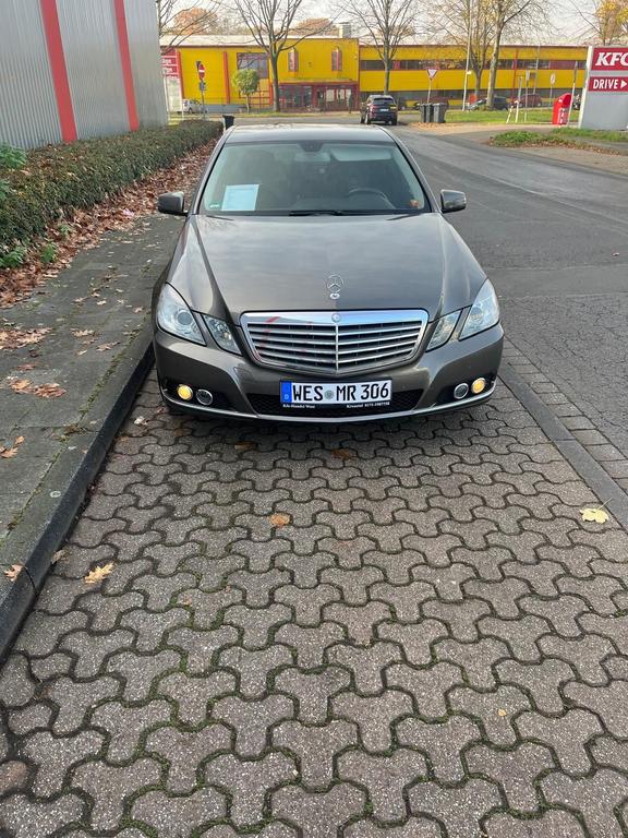 Mercedes-Benz E 220