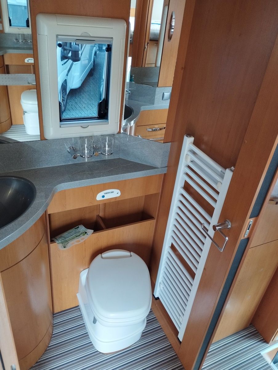 Fahrzeugabbildung Phoenix Alkoven 7100 RSL 2xLithium AHK Solar Kamera NAVI
