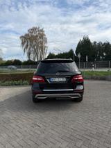 Mercedes-Benz ML 350 BlueTEC 4MATIC - - Mercedes-Benz ML 350 mit Diesel-Antrieb