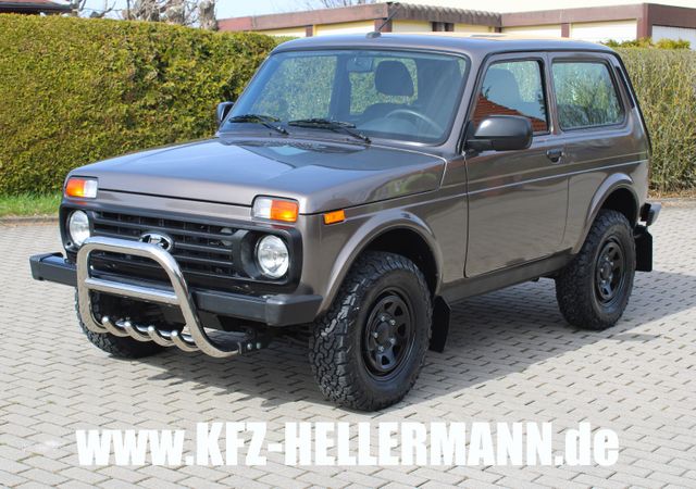 Lada Niva 1,7 4x4 "Legend" 30km/Frontbügel/Dotz