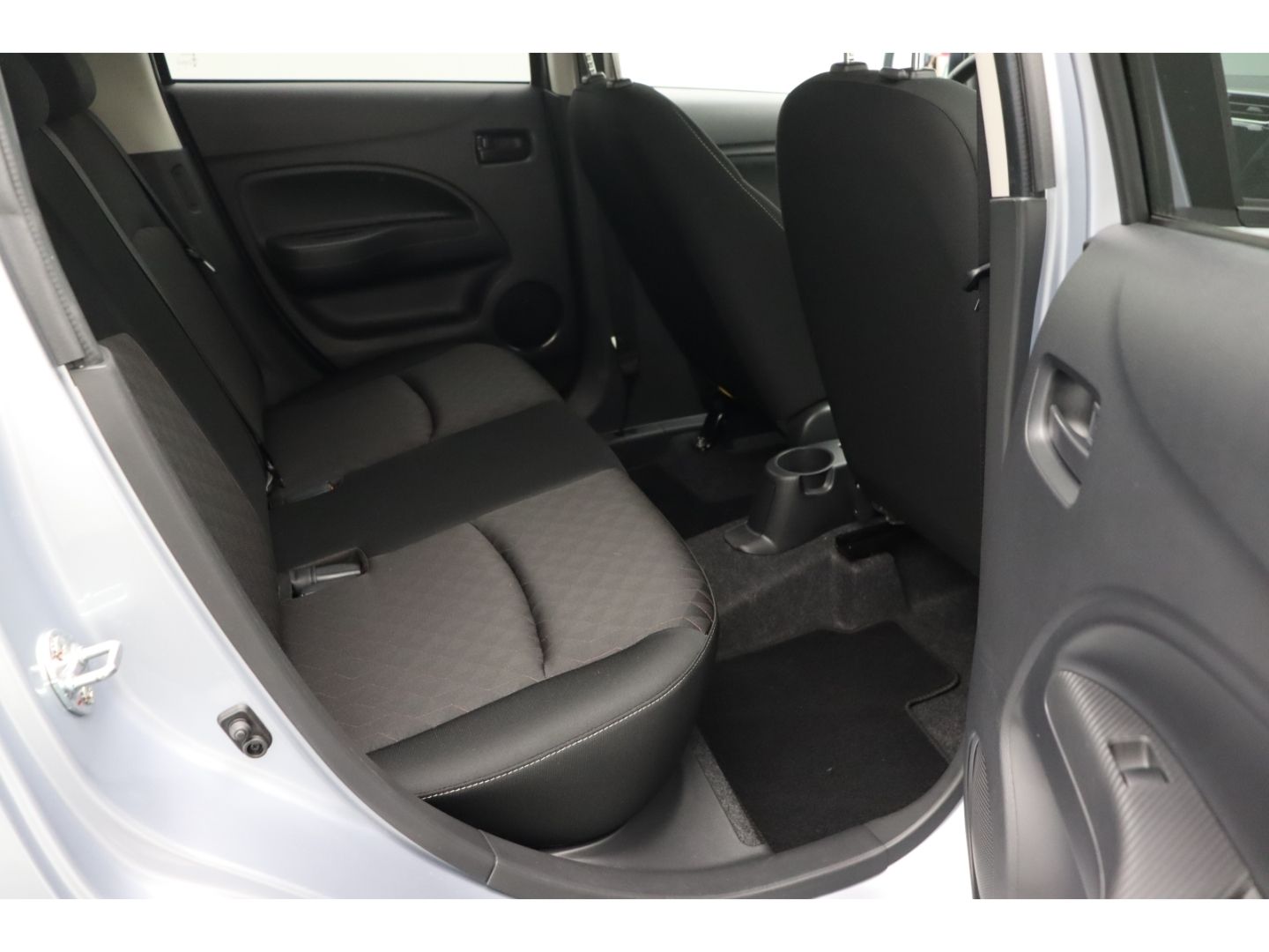 Fahrzeugabbildung Mitsubishi Space Star 1.2 Select+ Kamera  DAB
