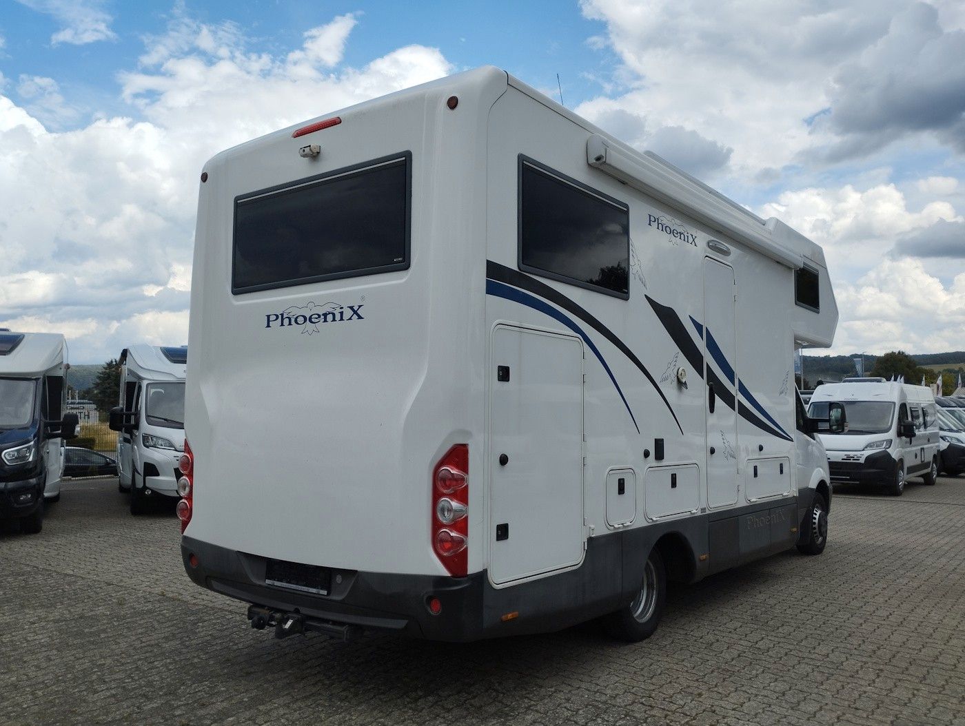 Fahrzeugabbildung Phoenix Alkoven 7100 RSL 2xLithium AHK Solar Kamera NAVI