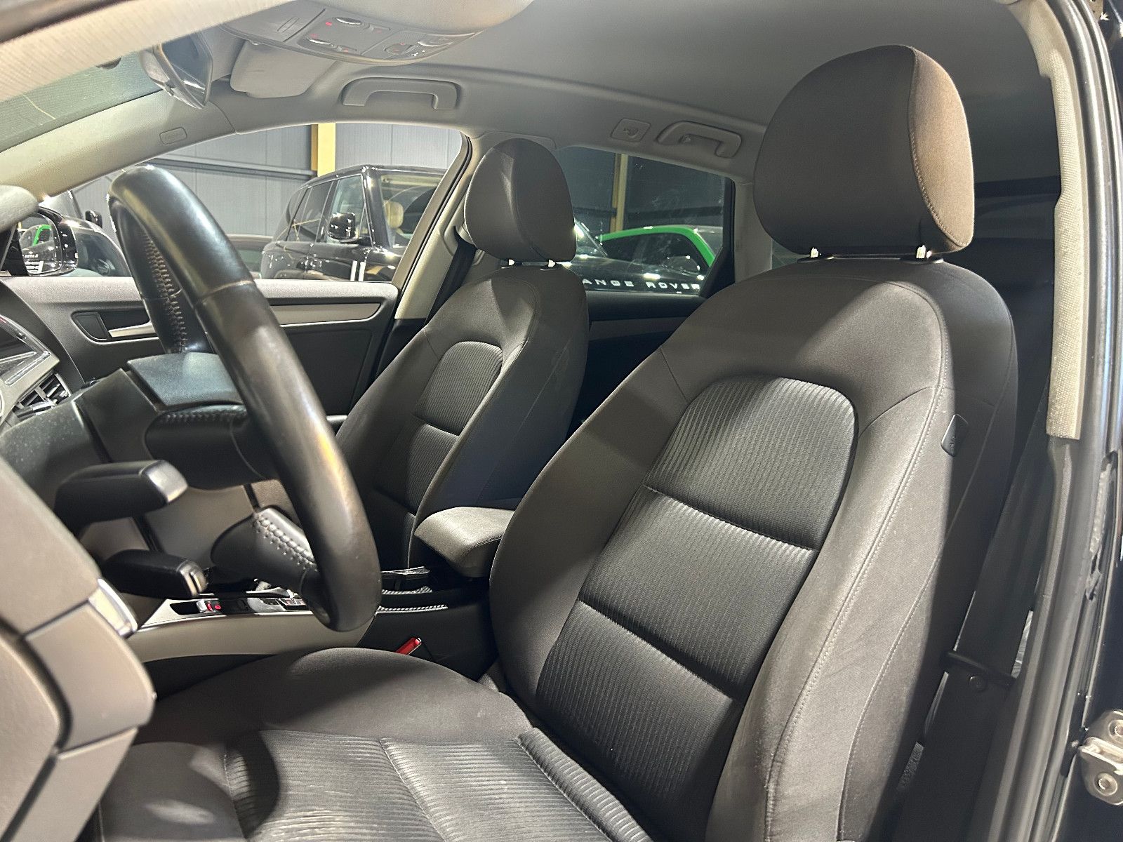 Fahrzeugabbildung Audi A4 Avant Attraction/SHZ/TEMPOMAT/PDC/KLIMA