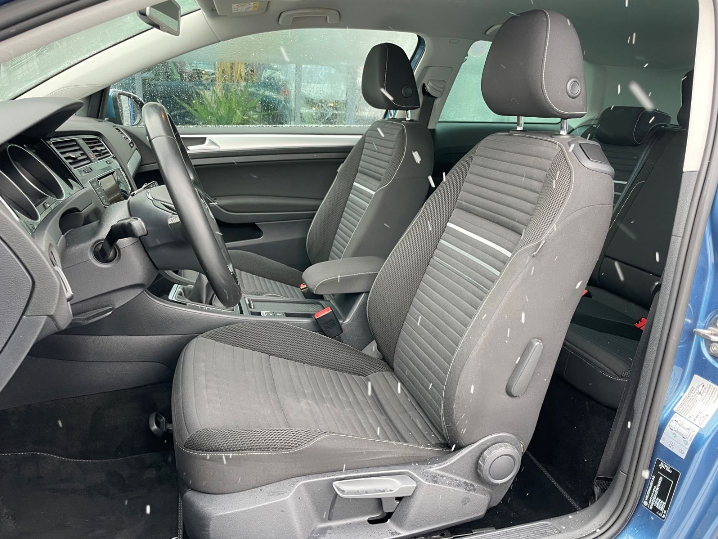 Fahrzeugabbildung Volkswagen Golf VII Cup PDC vo/hi Klimaautomatik SHZ