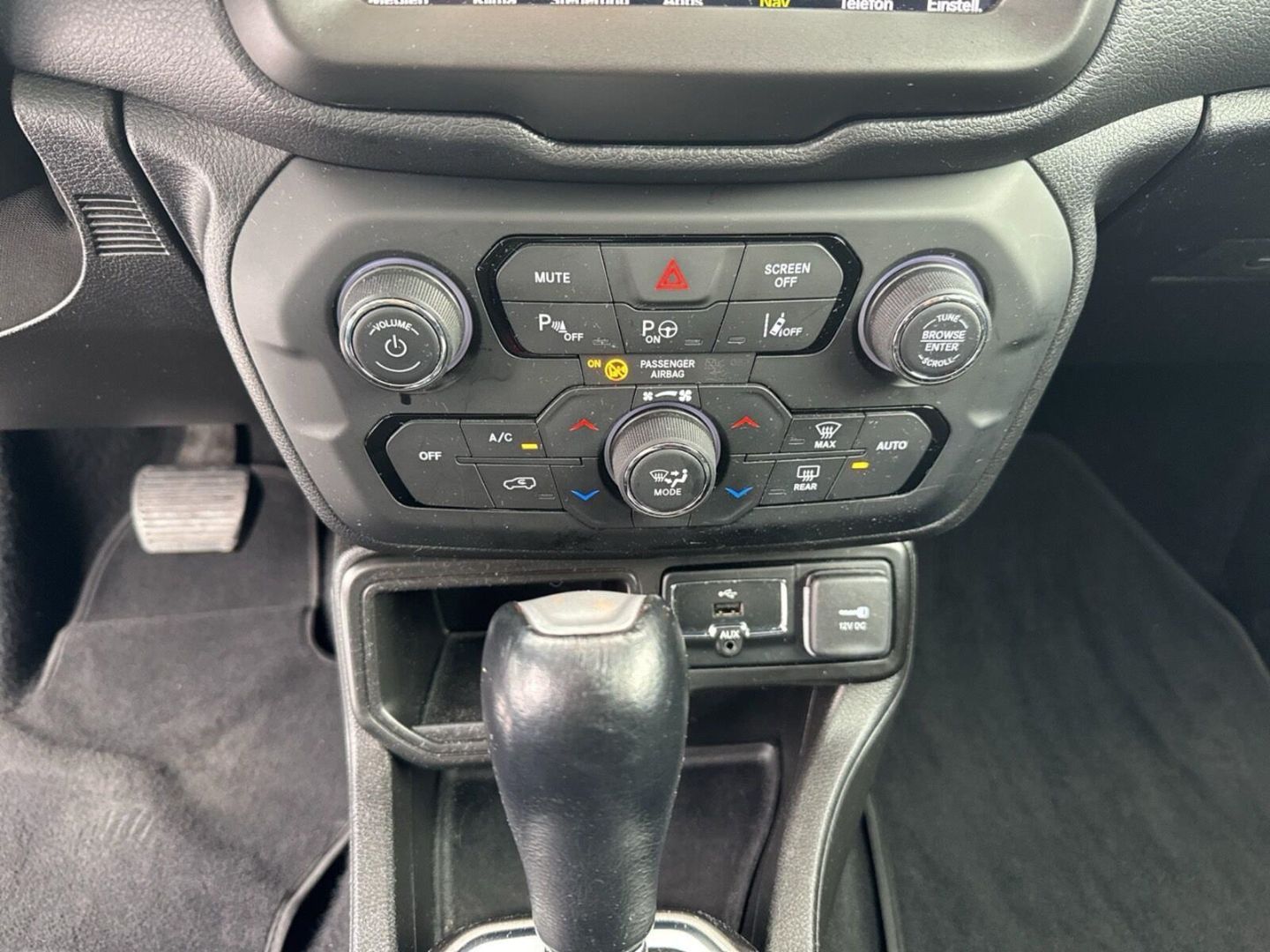 Fahrzeugabbildung Jeep Renegade Limited FWD 1.3 T-GDI -Navigation-LED-