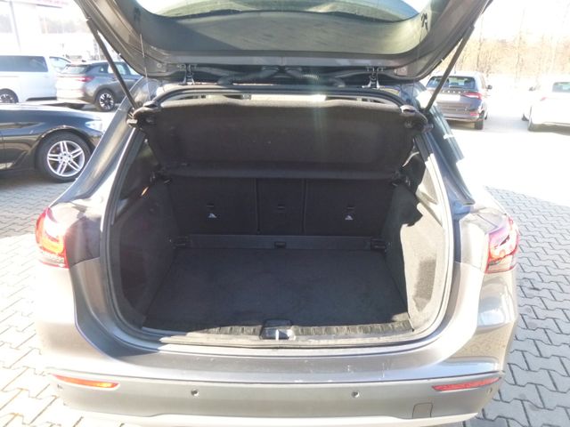 Fahrzeugabbildung Mercedes-Benz GLA 200 >AUT/LED/NAV/SHZ/Teilleder<