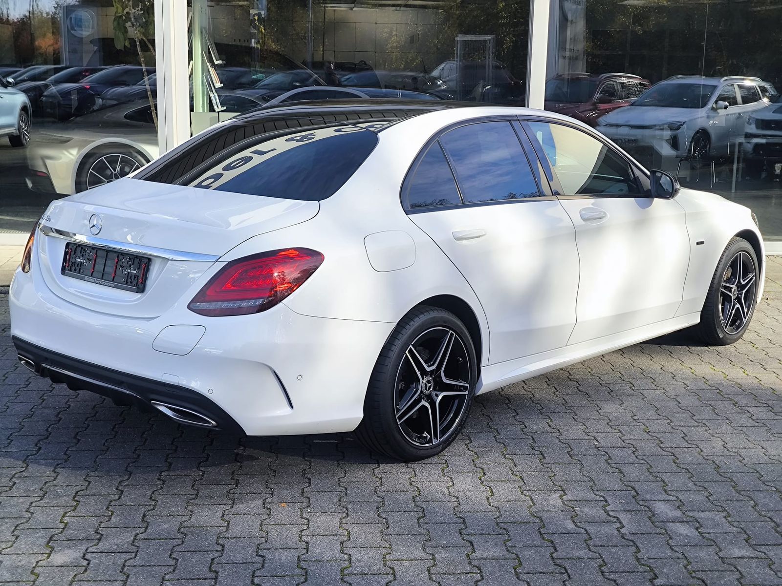 Fahrzeugabbildung Mercedes-Benz C 300e 9G 2X AMG Line >PANOR+NIGHT+NAVI+LED+SHZ+