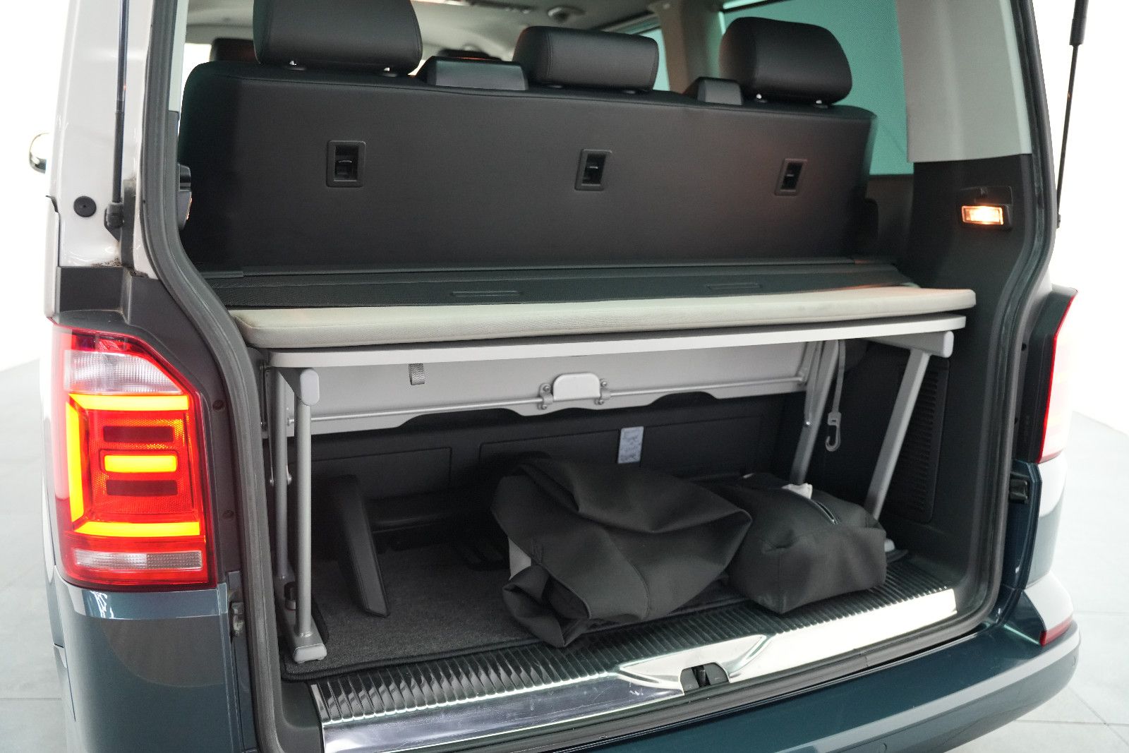 Fahrzeugabbildung Volkswagen T6 Multivan Generation S *7-Sitz*DynAudio*Kamera
