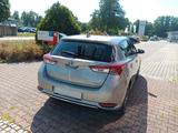 Toyota Auris Hybrid Team D - Toyota Auris Team mit Hybrid-Antrieb (Benzin/Elektro)
