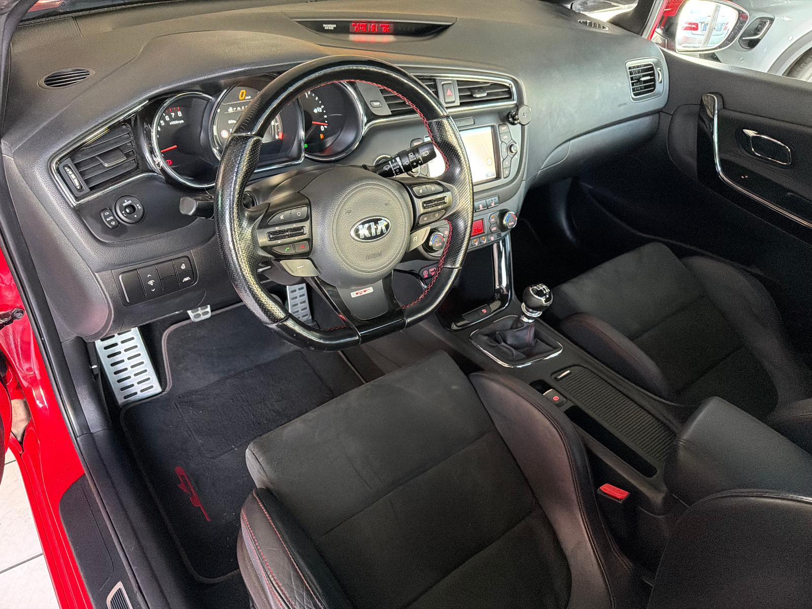 Kia cee'd / Ceed GT TRACK/PANO/LED/GARANTIE/KAMERA/