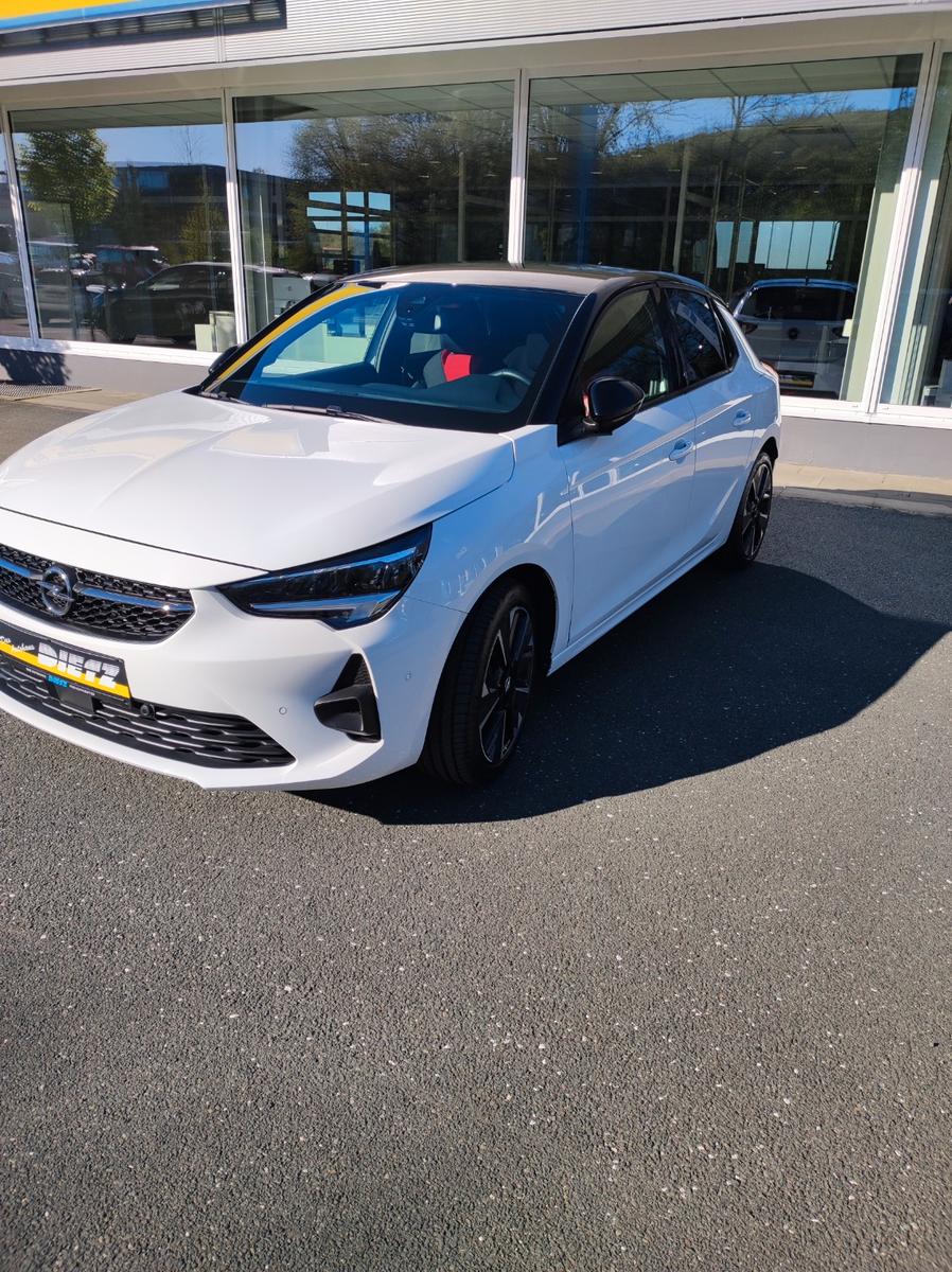 Opel Corsa F e GS