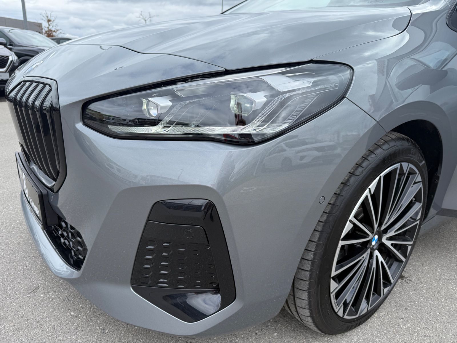 Fahrzeugabbildung BMW 2 Active Tourer 220 i M Sport