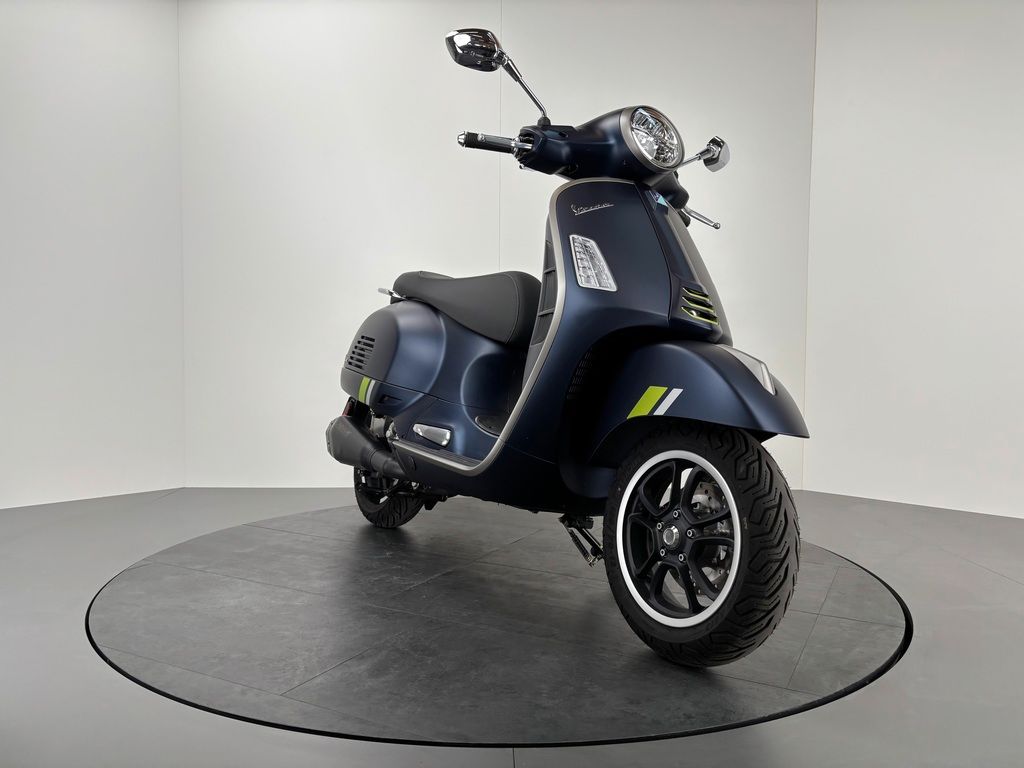 Fahrzeugabbildung Vespa GTS 300 SUPER TECH *NEUWERTIG/REMUS*