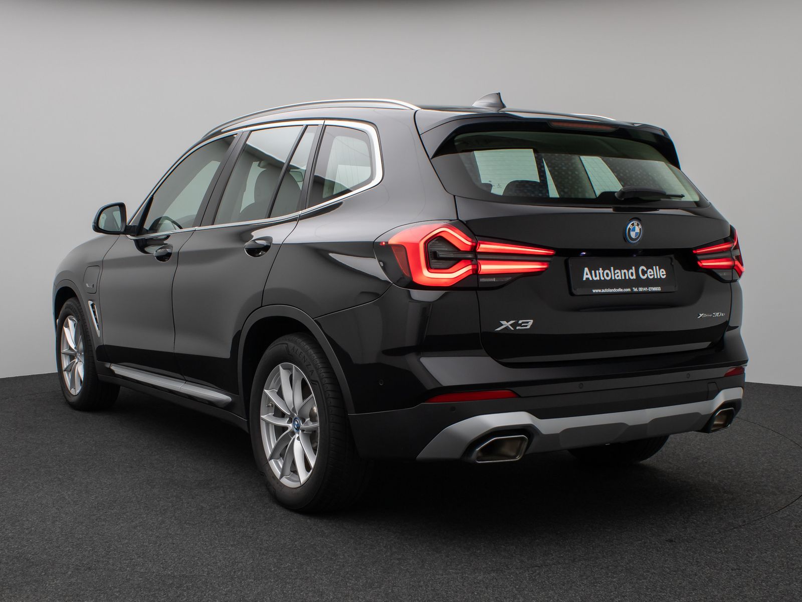 Fahrzeugabbildung BMW X3 xD30e Panorama Kamera Laser HUD DAB HiFi 18"