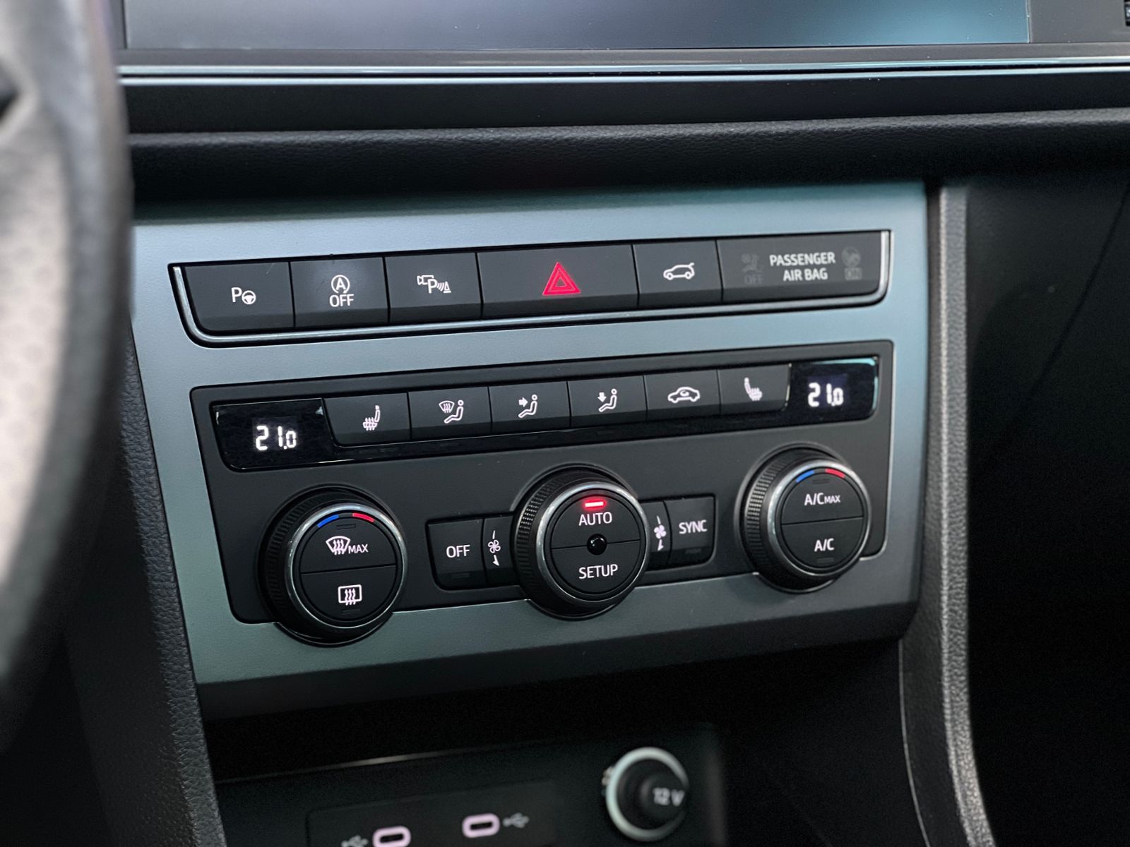 Fahrzeugabbildung CUPRA ATECA Limited Edition MY21 4Drive PANO NAV LEDER