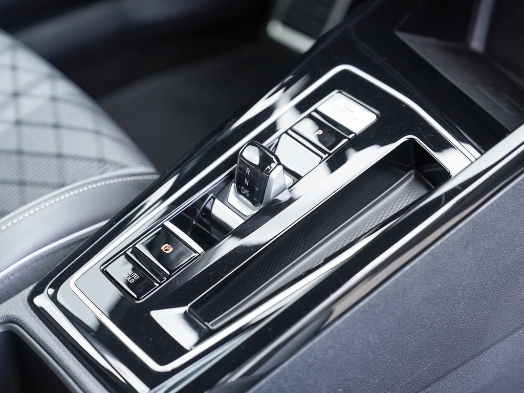 Volkswagen Golf VIII 1,5 eTSI R-Line DSG,Matrix,Black Style, миниатюра 9