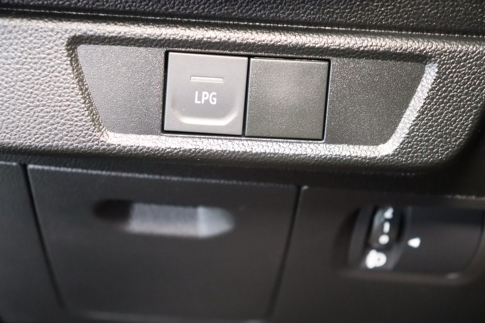 Fahrzeugabbildung Dacia Jogger  TCe * 7-Sitzer * Navi * LED * Sitzhzg.