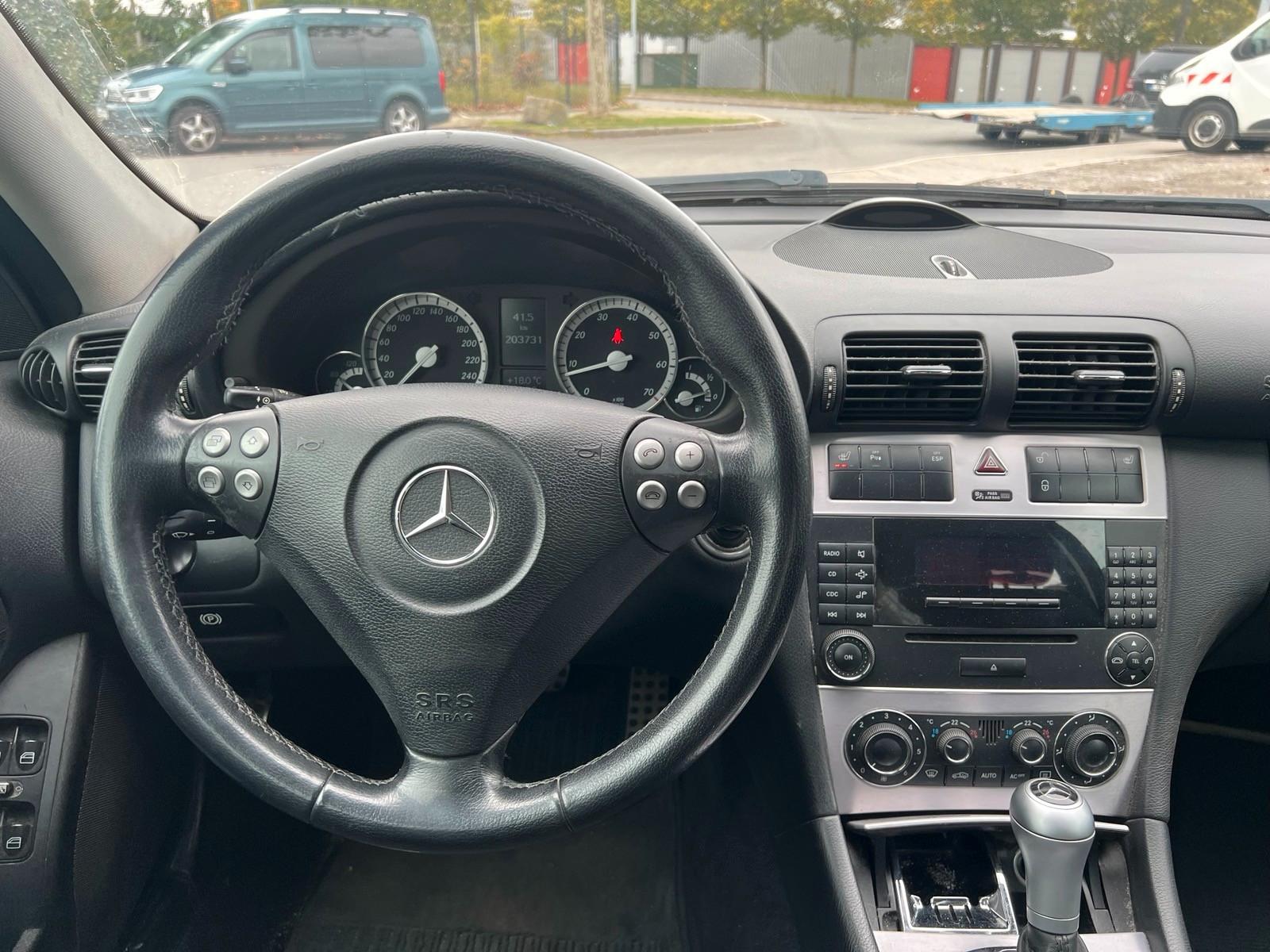 Mercedes-Benz C180 2005 — photo 7