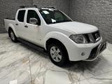 Nissan Navara Pickup Double Cab LE V6 4x4 LB *63.235km* - weiße Nissan Navara