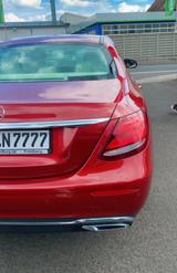 Mercedes-Benz E 220 d Autom. - - Mercedes-Benz E 220: Rot, Leder