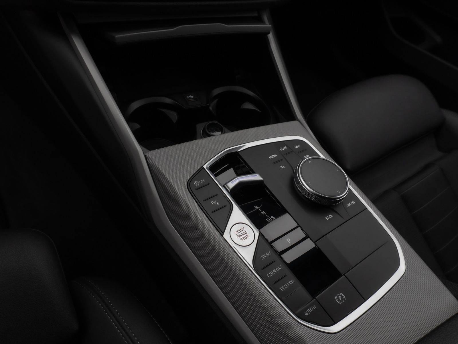 Fahrzeugabbildung BMW 318d Kamera HUD DAB ACC Komfort Alarm Sport