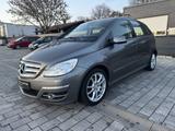 Mercedes-Benz B 200 AUT | KLIMA | ALU | SHZ | SCHIEBEDACH - gebrauchte Mercedes-Benz B 200 aus dem Jahr 2009