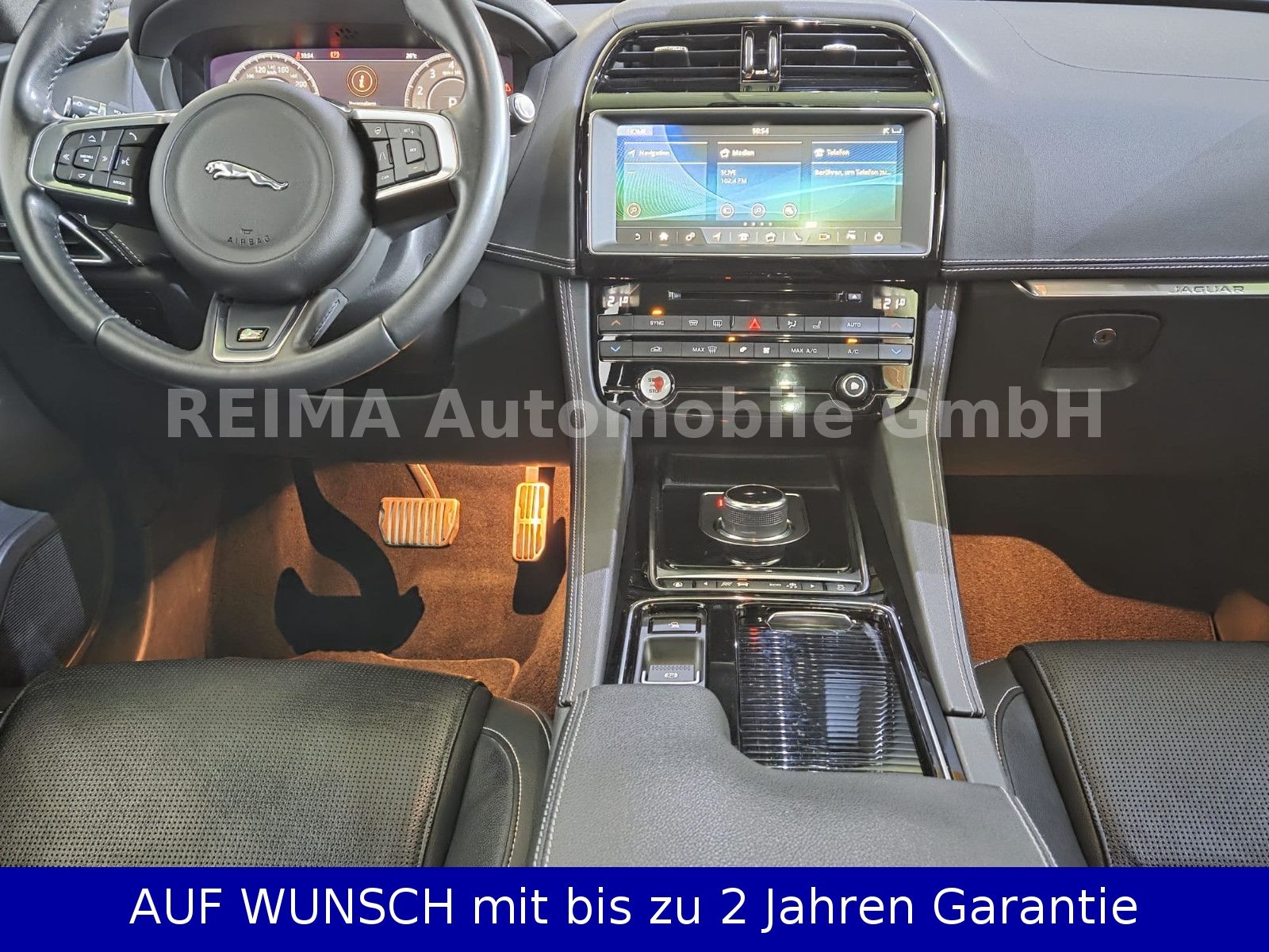 Fahrzeugabbildung Jaguar F-PACE R-Sport AWD, Pano, Meridian,