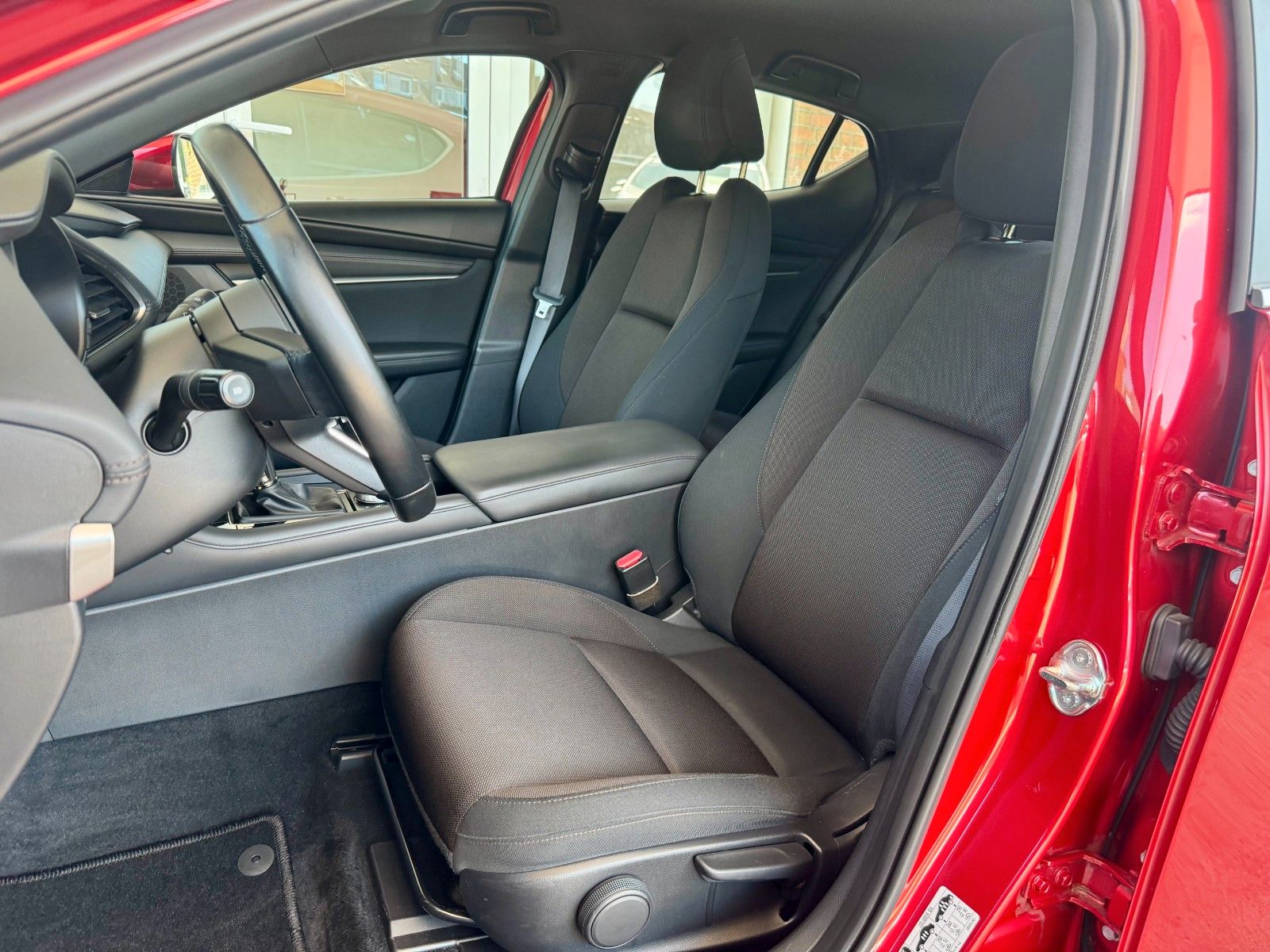 Fahrzeugabbildung Mazda 3 Limousine Autom. Navi/LED/HUD/Bluetooth