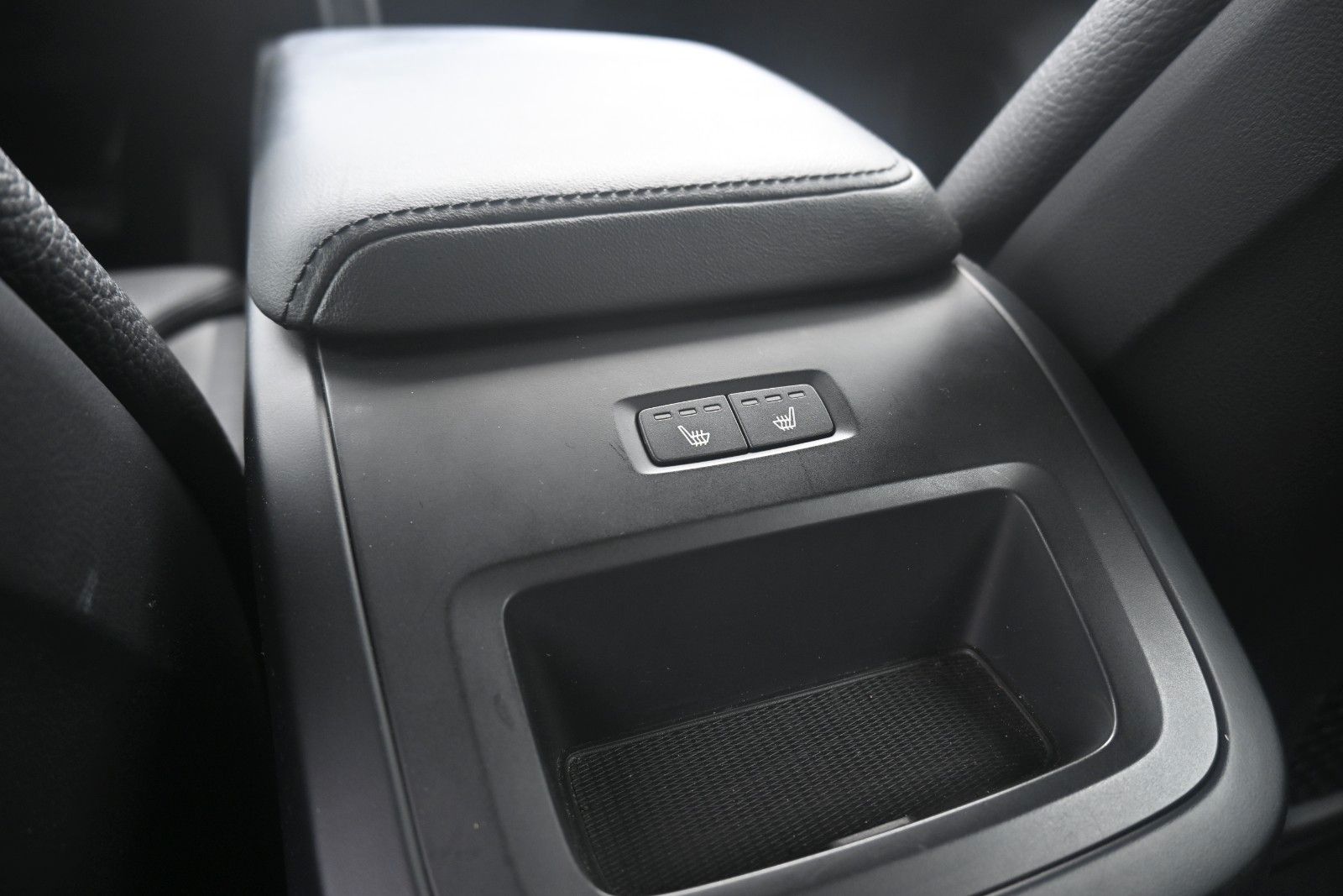 Fahrzeugabbildung Volvo V60Cross Country B4D AWD Plus*FSHZG*ACC*BLIS*AHK
