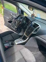 Opel Astra Sports Tourer Turbo - Opel Astra aus 2010: Sports