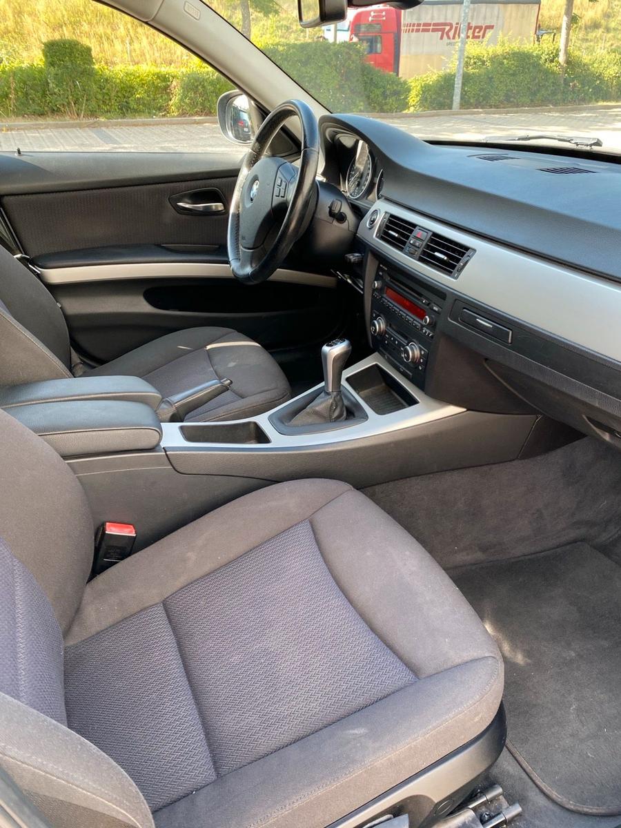 BMW 320 2011 — photo 8