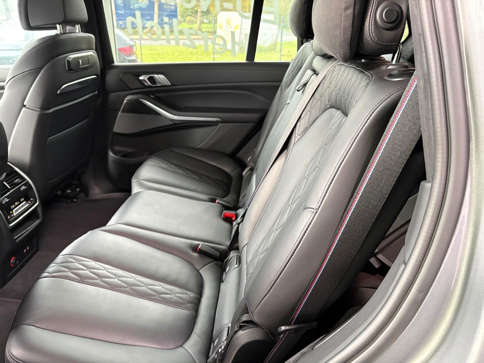 Fahrzeugabbildung BMW X7 xDrive 40 i M Sport/Voll/Skylounge, gestik