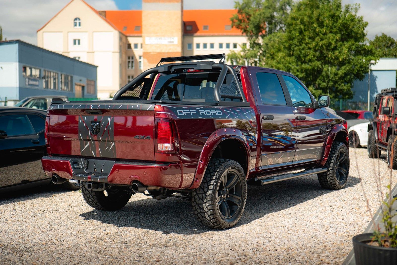 Fahrzeugabbildung Dodge RAM 5.7 V8 HEMI 4x4 OFFROAD Night-Paket *LED*AHK