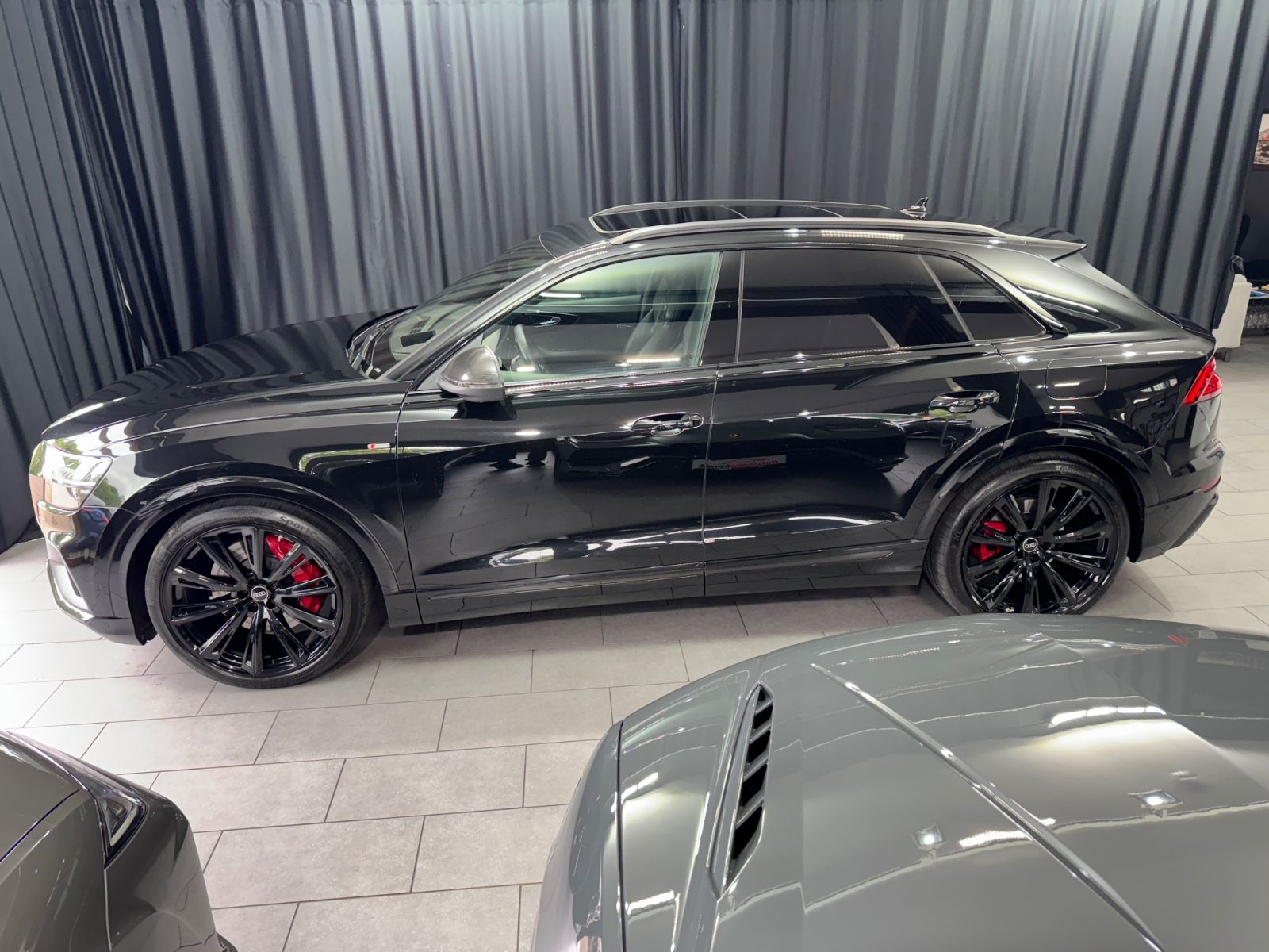 Fahrzeugabbildung Audi Q8 55 TFSI e quattro|B/O|EXCLUSIVE|RS-SITZE|VOLL