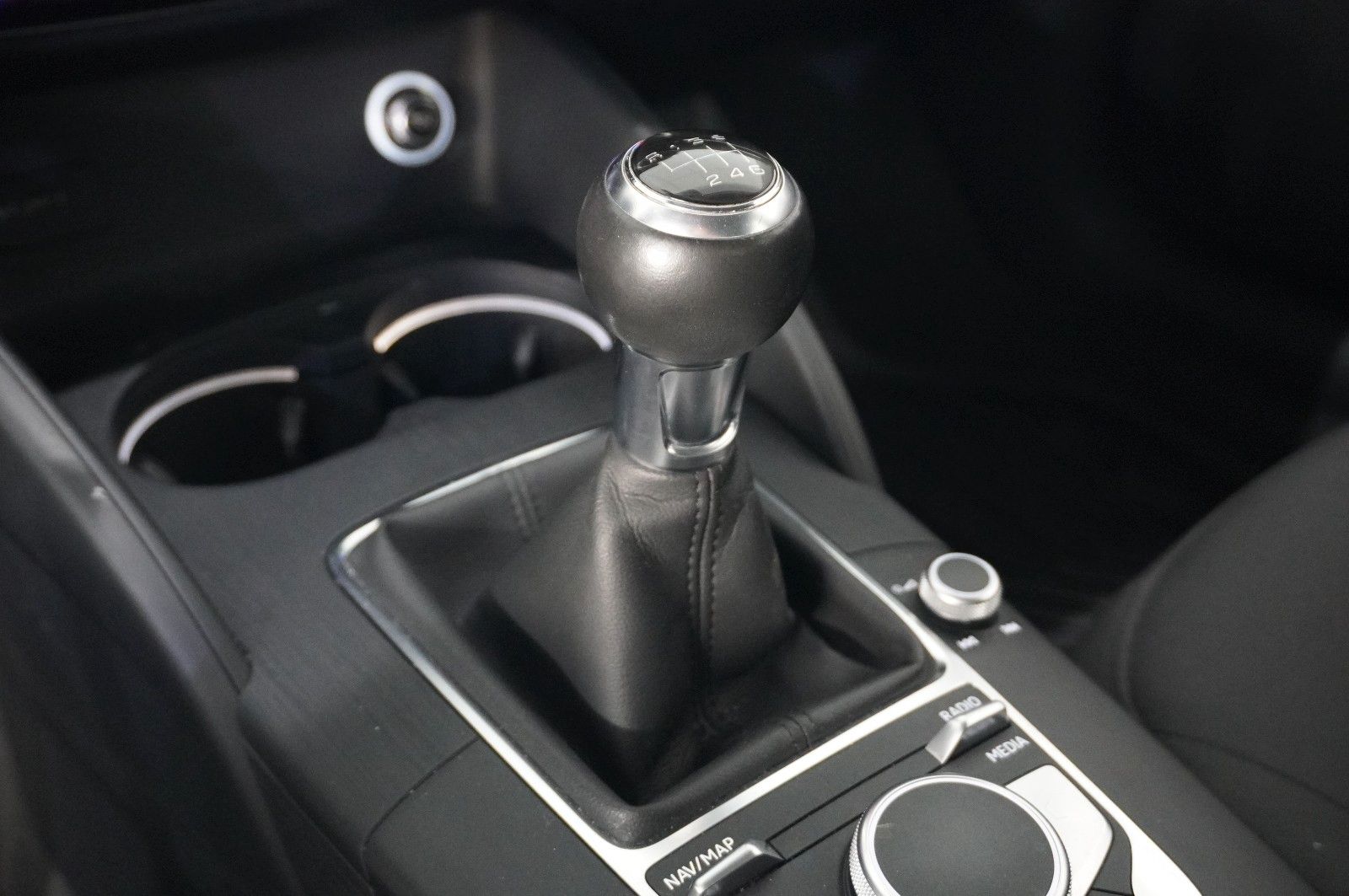 Fahrzeugabbildung Audi A3 Sportback 35 TFSI NAVI/BI-XENON/SHZ/ACC/PDC