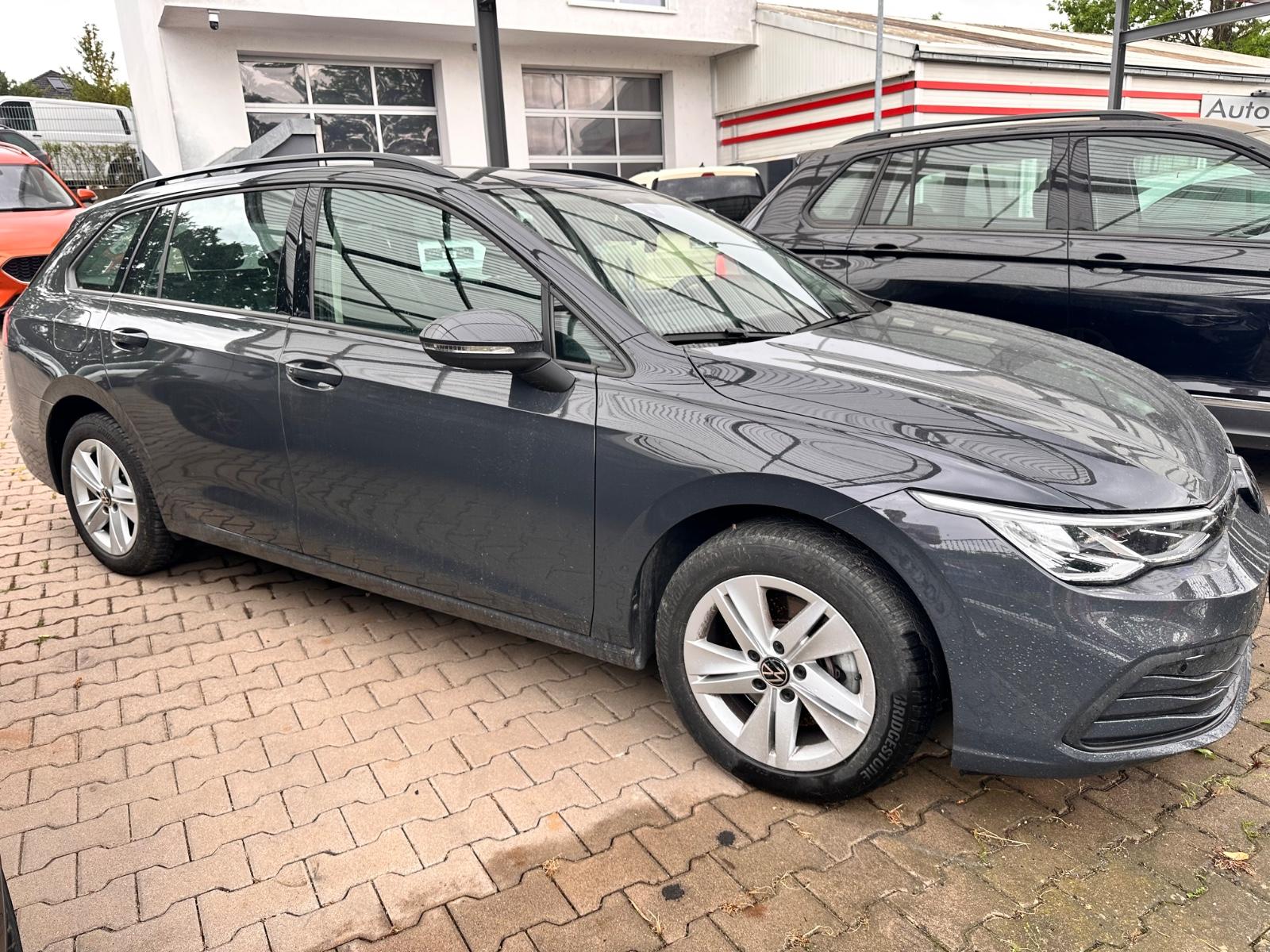 Volkswagen Golf VIII Var 2.0 TDI Life*LED*Heckklappe beschä