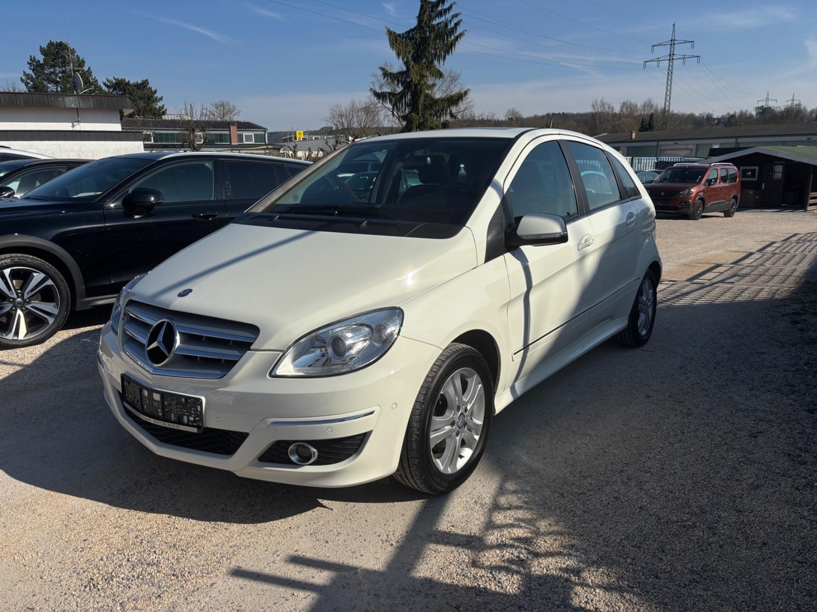 Mercedes-Benz B 200 Panorama, Autom. Navi, Sitzheizung