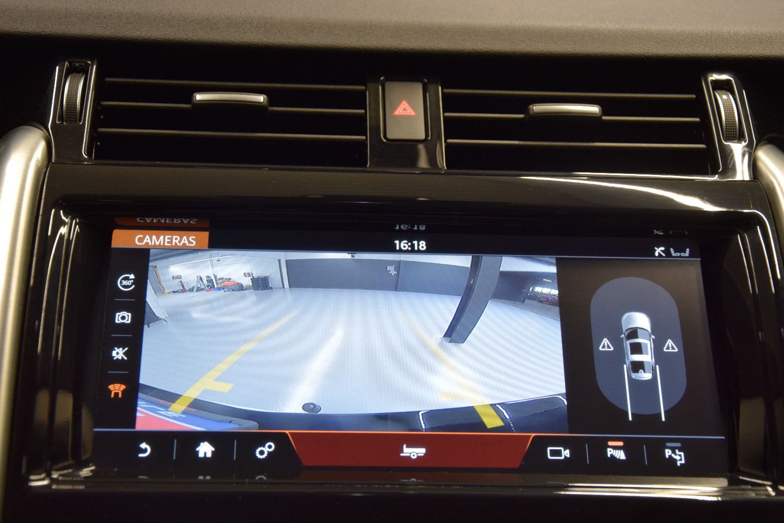 Fahrzeugabbildung Land Rover Discovery 5 HSE SDV6 Pano 7. Sitze Meridian 360°
