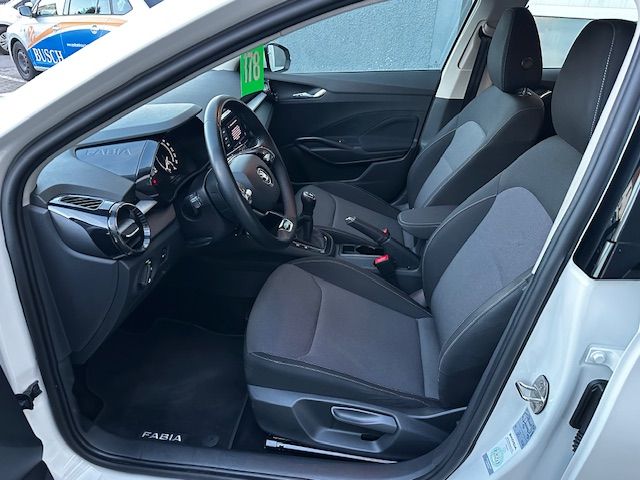 Fabia Ambition PDC;CARPLAY;LED;FSE