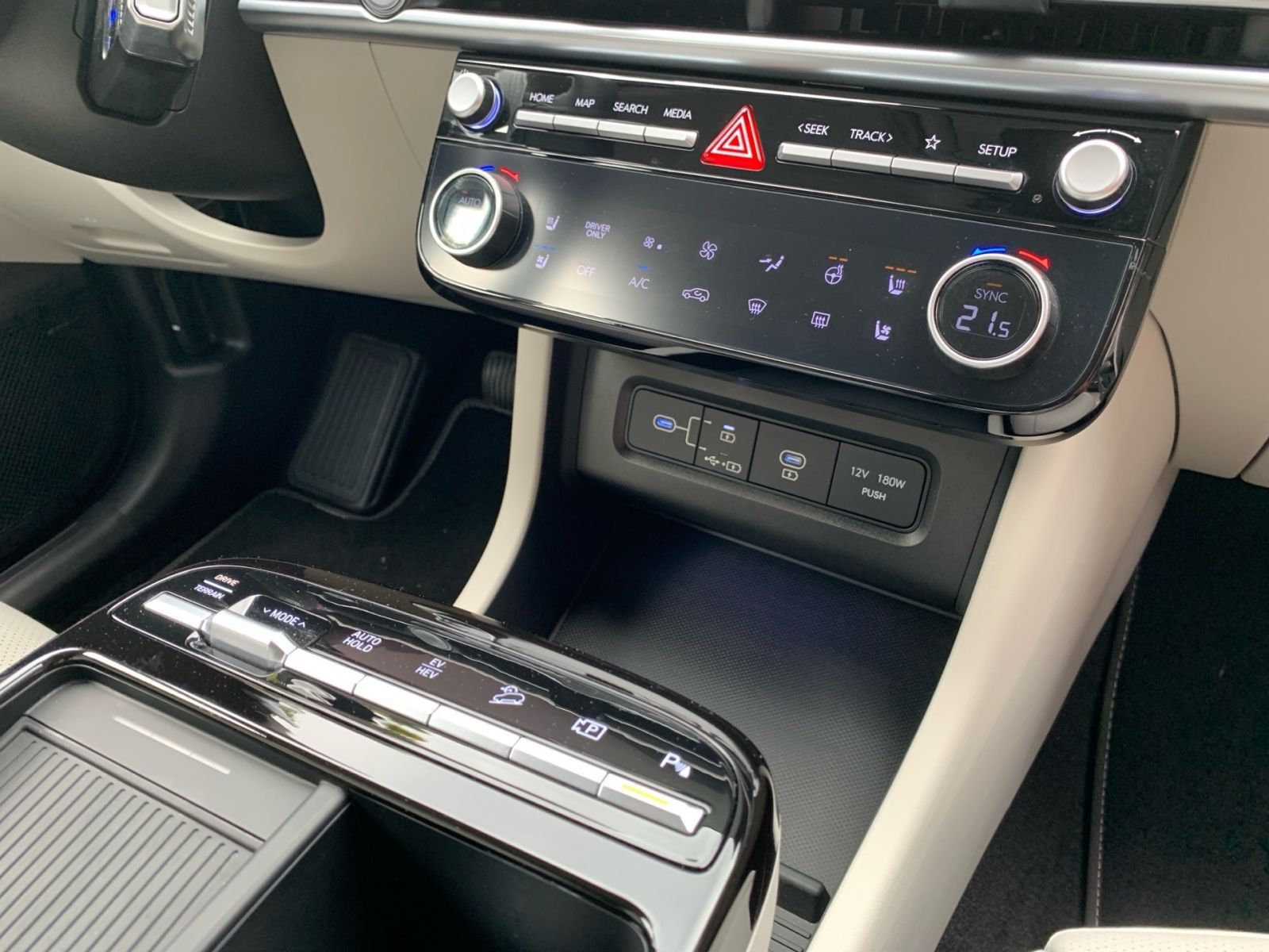 Fahrzeugabbildung Hyundai TUCSON 1.6 T-GDI Prime Plug-In Hybrid 4WD ECS As