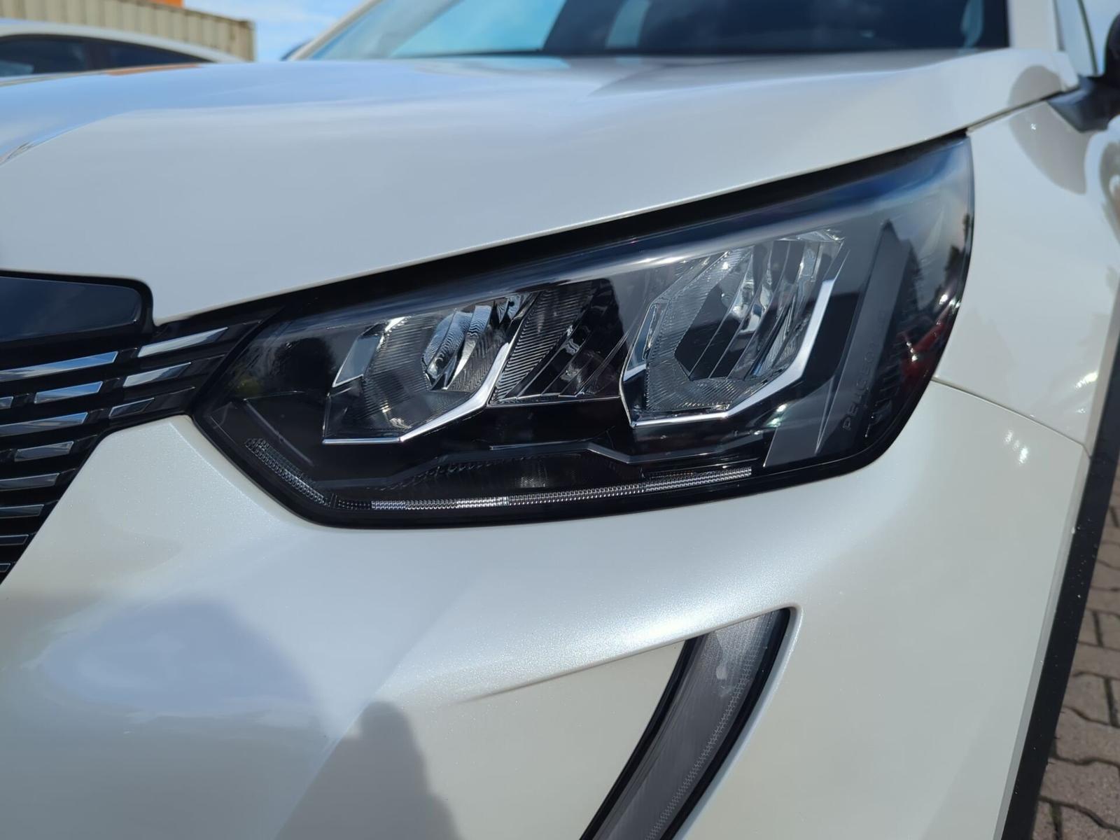 Peugeot 2008 1.2 PureTech 130 Allure Pack LED Navi ACC