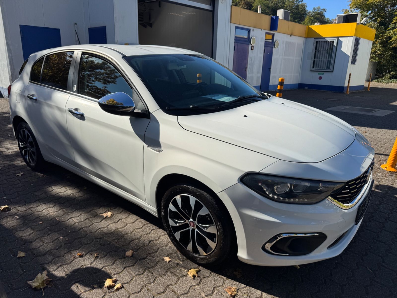 Fahrzeugabbildung Fiat Tipo Mirror 1.6  Navi+Kamera