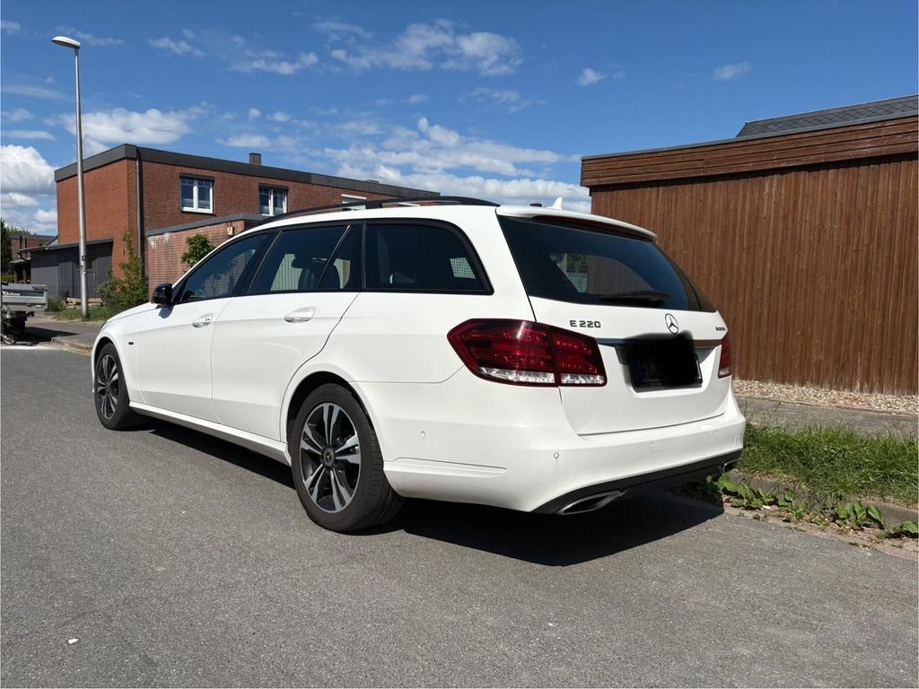 Mercedes-Benz E 220
