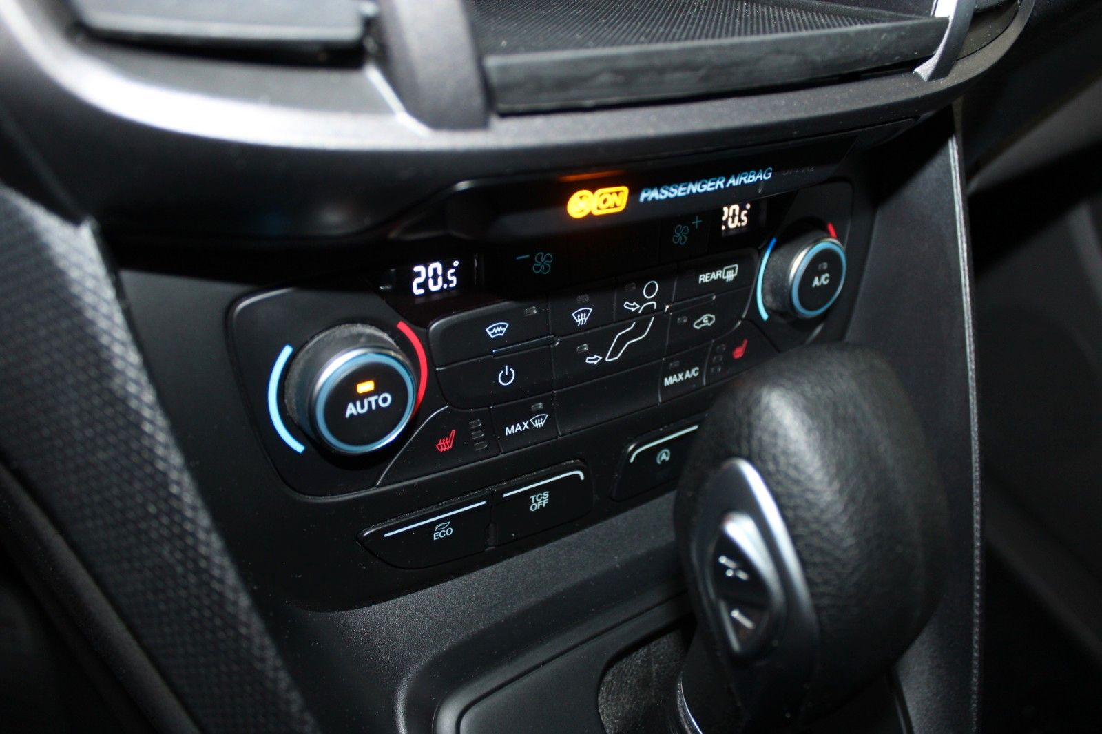 Fahrzeugabbildung Ford Grand Tourneo Connect Aut. NAVI STDHZ CAM AHK