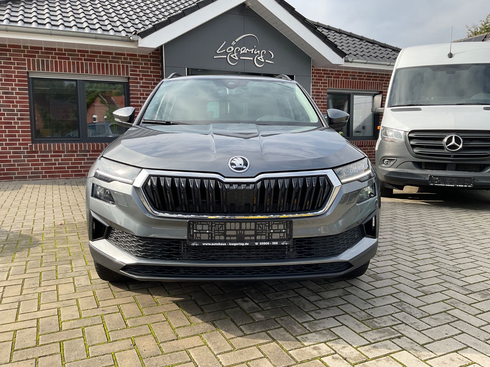 Fahrzeugabbildung SKODA Karoq 1.5l TSI DSG ACC,Kamera,Navi,LED,ACC
