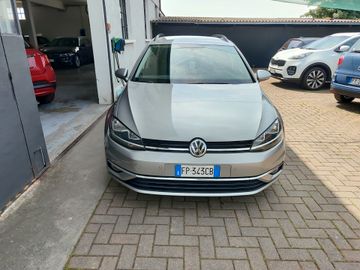 Volkswagen Golf - 2