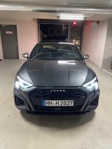 Audi S3 8Y Limousine quattro ACC Matrix LED B&O - Audi S3 in Hamburg