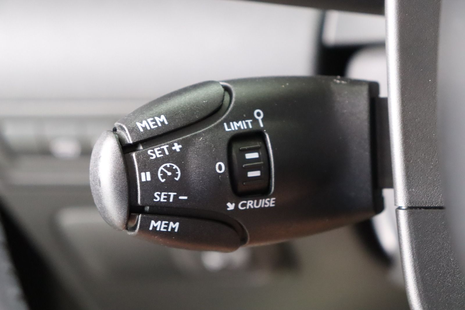 Fahrzeugabbildung Citroën C3 Aircross PT 110 Shine * LED * SHZ *