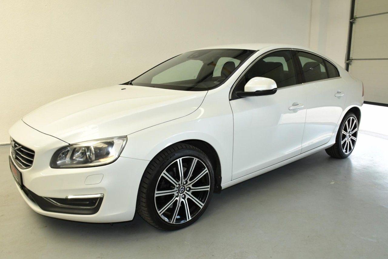 Volvo S60 Lim. Summum AWD ACC*BLIS*NAV*CAM*SPORT*5Zyl.