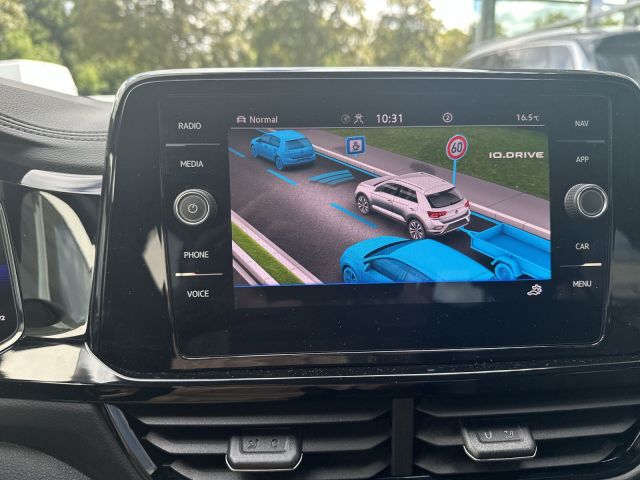 T-Roc 1.5 TSI R-Line Navi AHK Pano18 Alu RFK